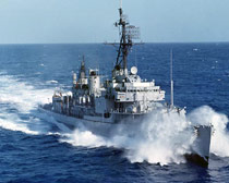 Photo of ship in ocean (Rowan DD-782)