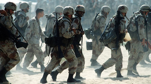 Gulf War soldiers running